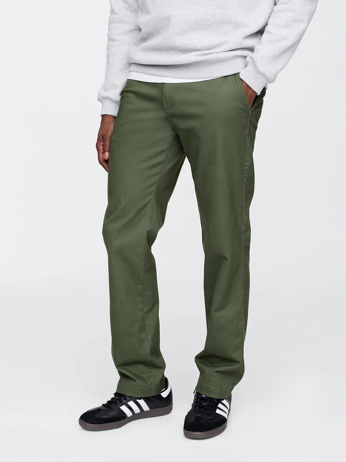 GAP Men's Essential Straight Fit Khaki Chino Pants