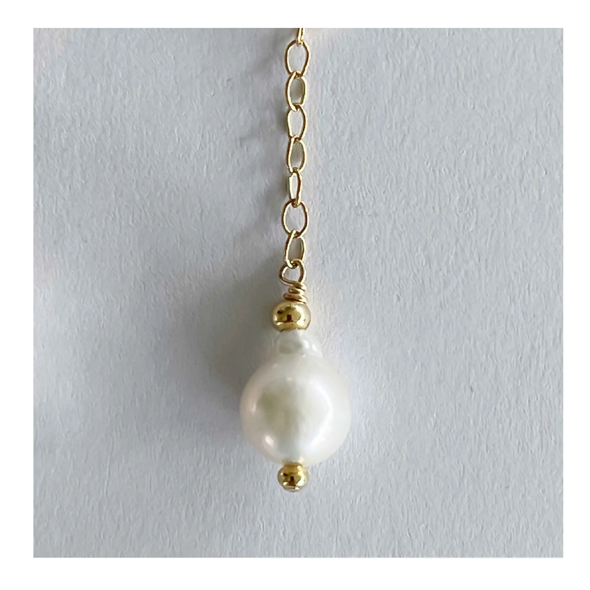 MEH 4 mm Freshwater Pearls with Gold Earrings